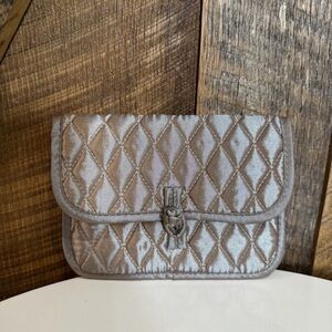 Brighton silver gray quilted makeup/jewelry pouch with frog closure 6.75" x 5".